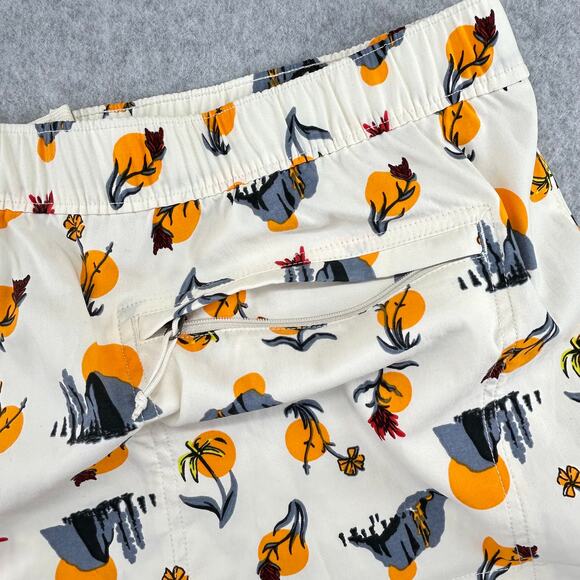 The North Face Class V Shorts Mens 2XL Vtg White Valley Sun Print Swim Pull On - Picture 6 of 13